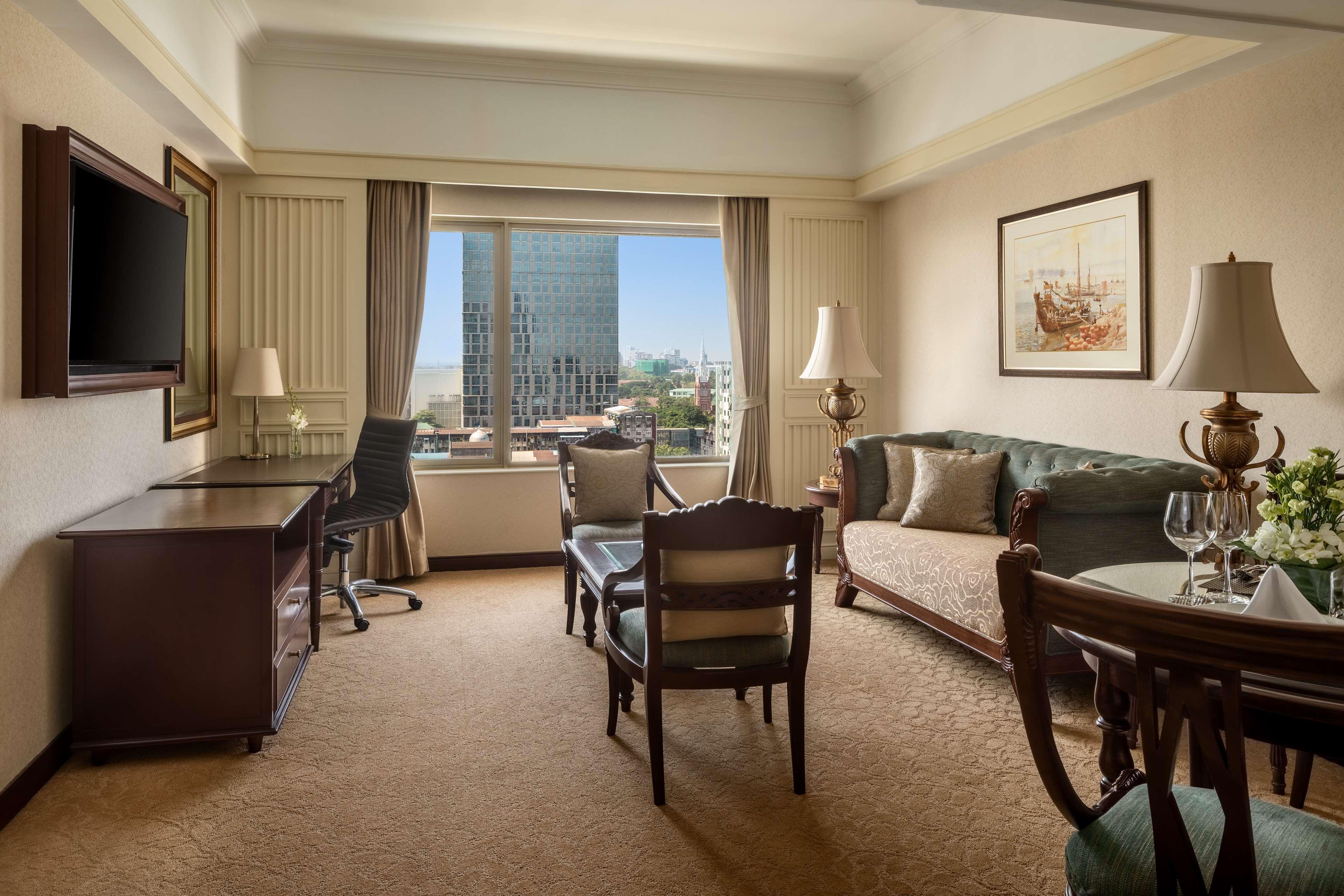 Sule Shangri-La Yangon Esterno foto