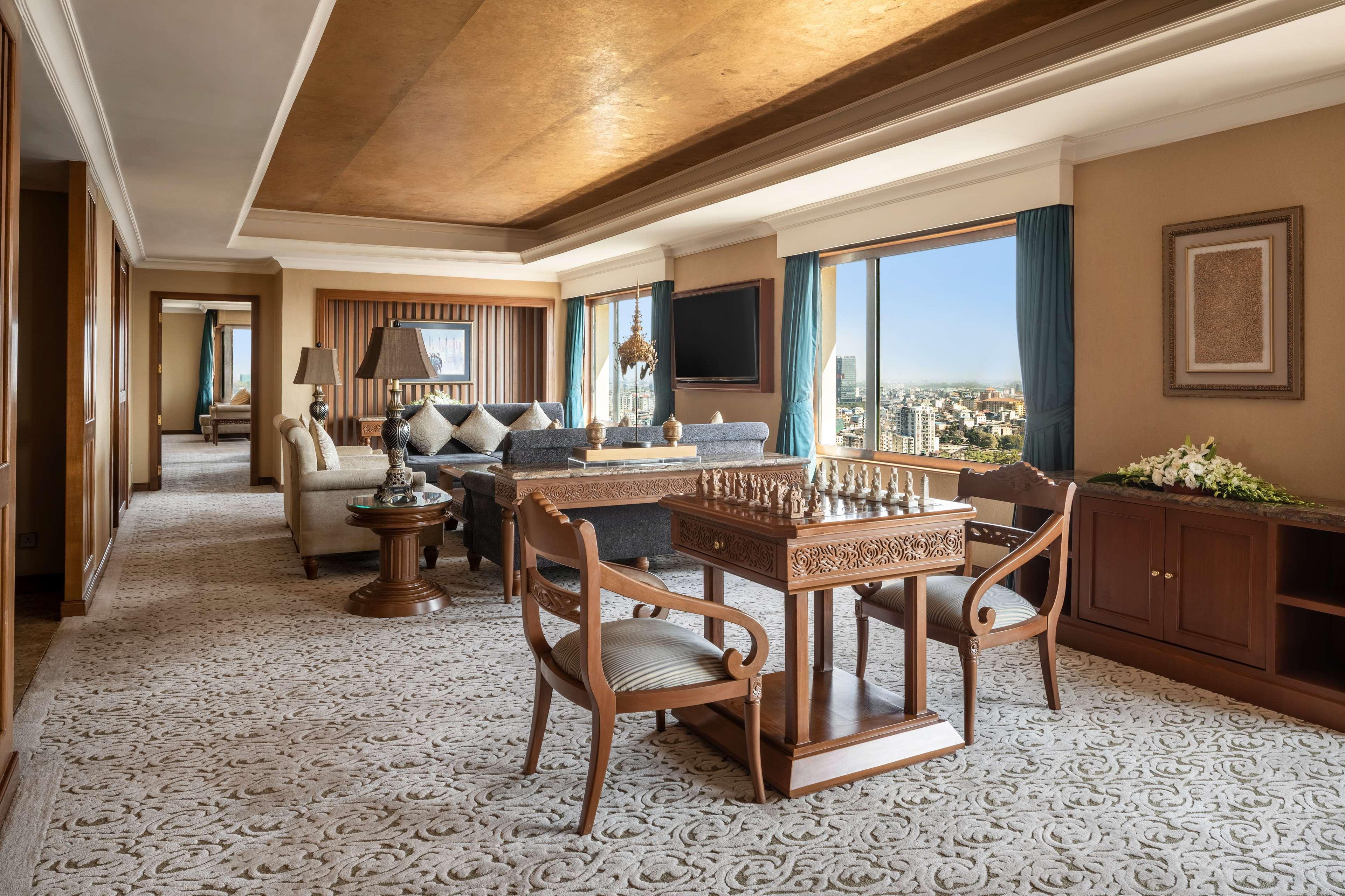 Sule Shangri-La Yangon Esterno foto