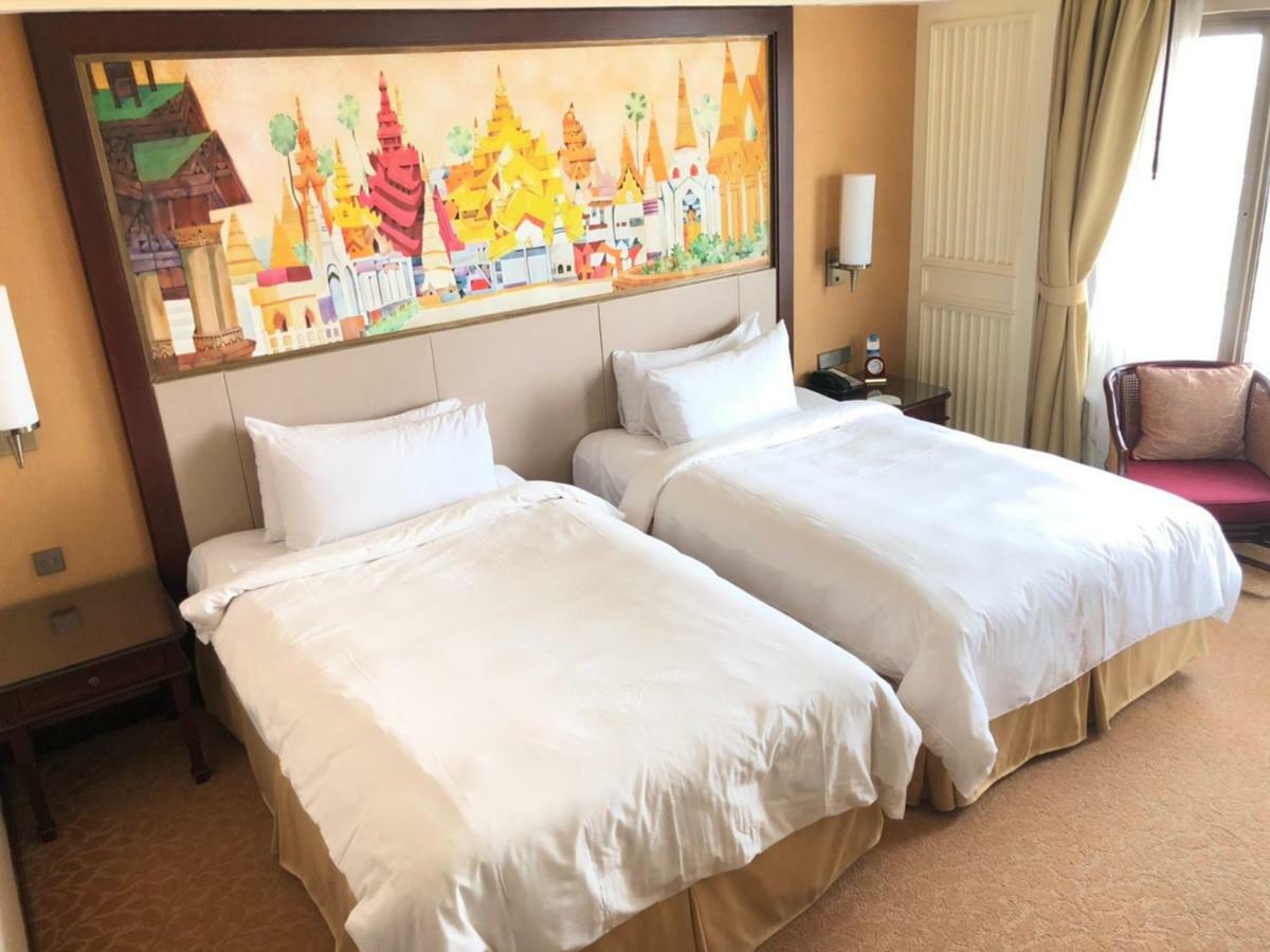 Sule Shangri-La Yangon Esterno foto